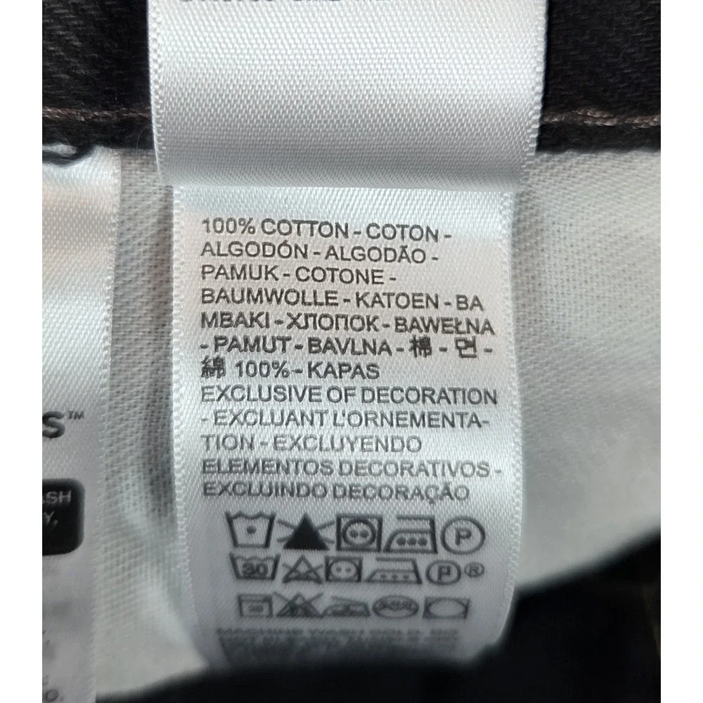 Levis thanks stopping